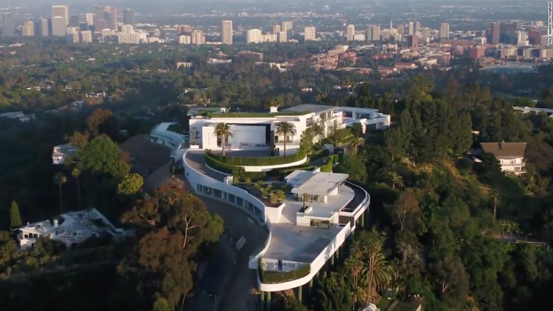 Mega mansion once worth $500 million defaults on $100 million in debt, forcing a sale