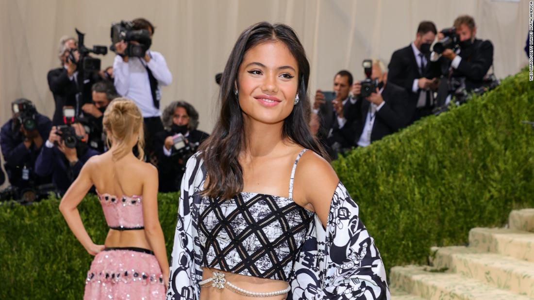 British tennis player and reigning U.S Open Champion, Emma Raducanu, wore Chanel at the Met Gala.
