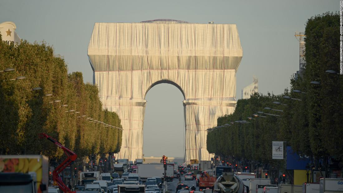 Arc de Triomphe wrapped in fabric, a tribute to late artist Christo