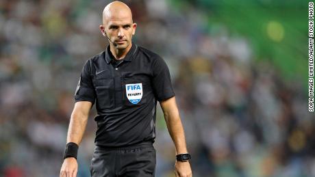 Luis Godinho refereeing Sporting CP against SC Braga in Portugal&#39;s Liga NOS.