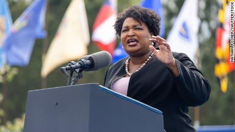 Stacey Abrams : « Insensible »  Le Leadership Dans Ces États A Laissé Des Millions D'Américains Sans Couverture Santé