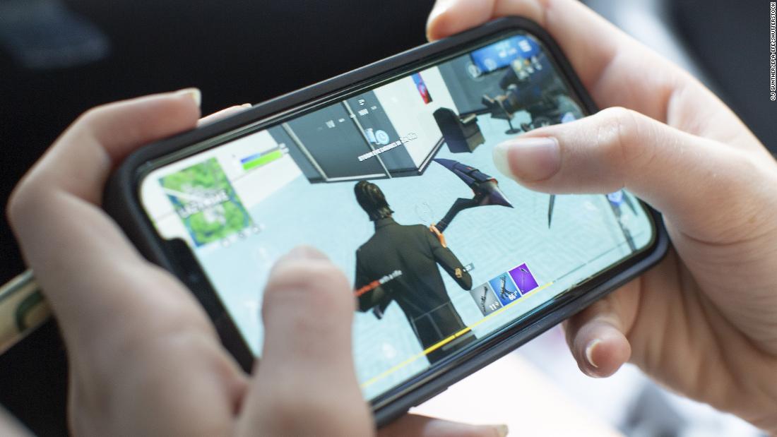 Apple відмовилася повертати Fortnite в App Store