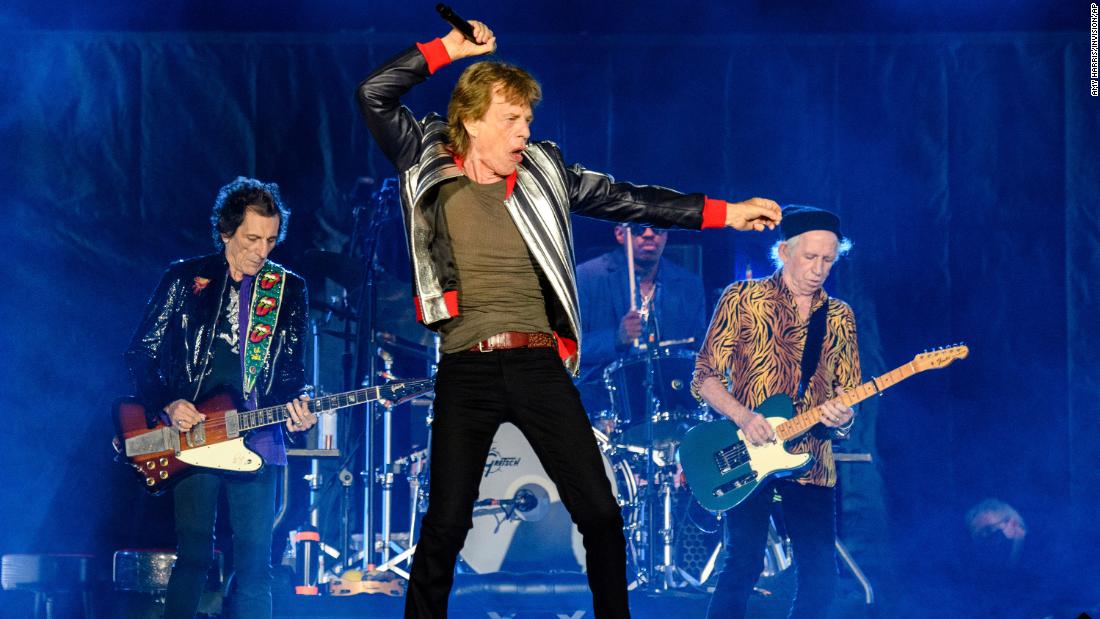 Rolling Stones pay tribute to Charlie Watts as they finally kick off US tour - CNN