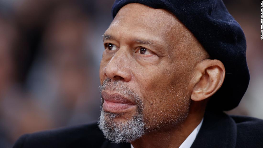 Kareem Abdul-Jabbar calls for unvaccinated players and staff to be removed from teams