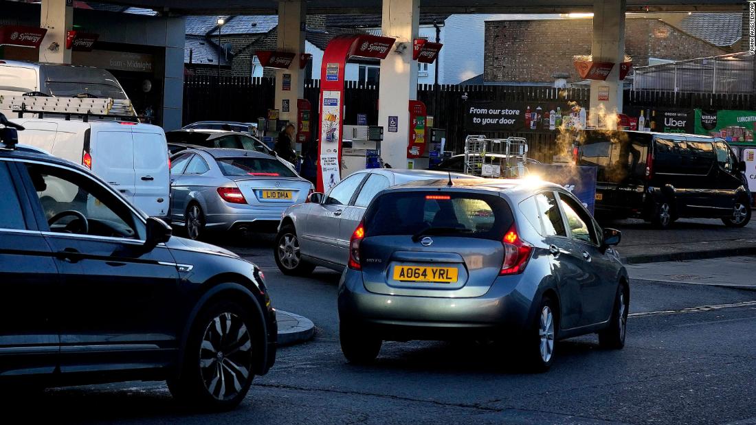 UK fuel crisis: Soldiers will be on the roads ‘in days’ – CNN