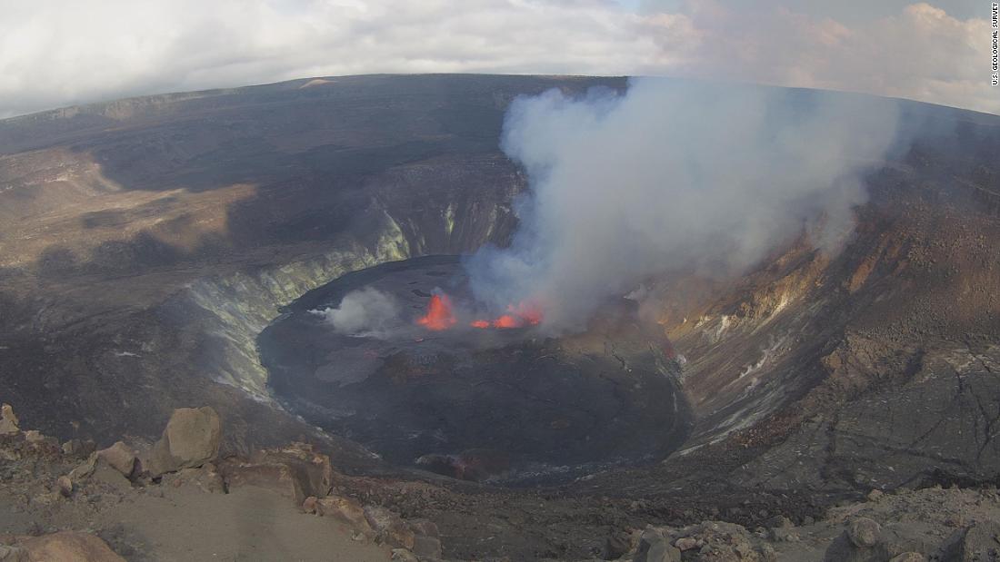 A Hawaii volcano that recently erupted for five months has started spewing lava again