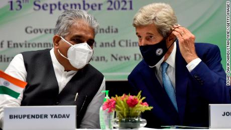 India&#39;s environment, forest and climate change minister Bhupender Yadav speaks with US climate envoy John Kerry in September.