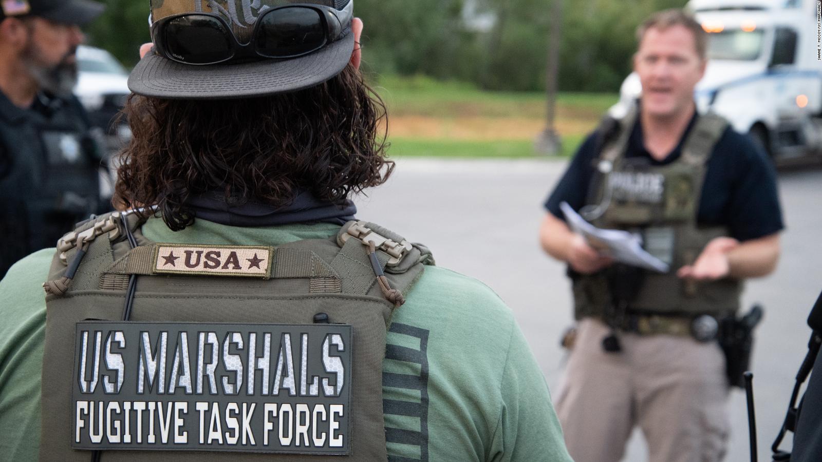 U.S. Marshals Service Metro Fugitive Task Force (MFTF) agents during the operation.