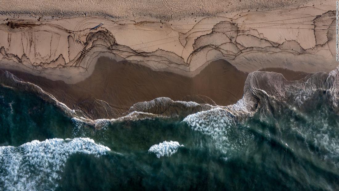 Beaches Are Closed And Clean Up Work Underway In Southern California After Wildlife Habitats Are 5940