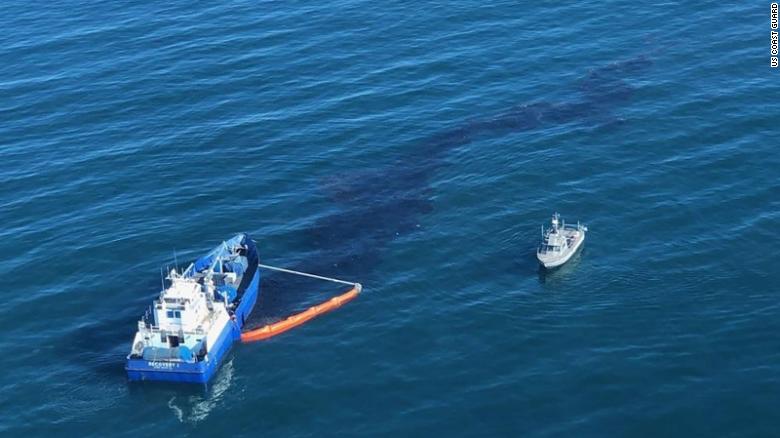 126,000 gallons of oil spilled off California coast