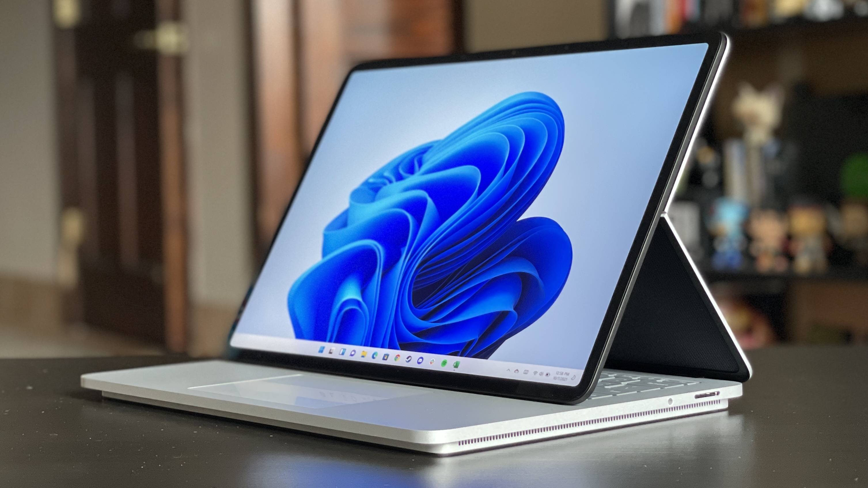16個で送料込 Surface Laptop … ほぼ新品|家電・スマホ・カメラ - rspg 
