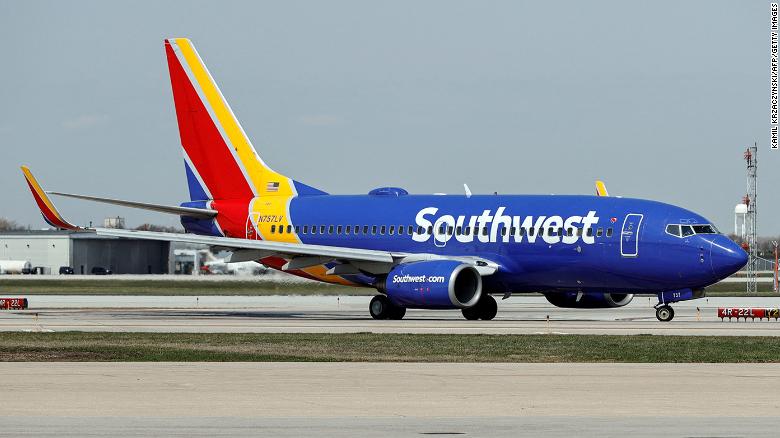 Southwest Canceled More Than 2 000 Weekend Flights And The Disruption Continues Cnn