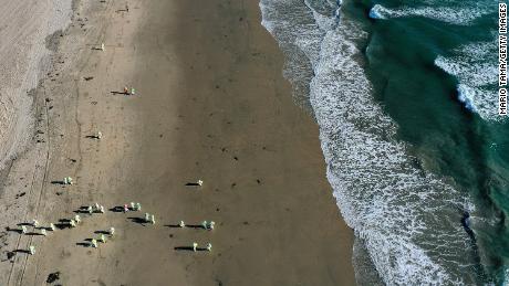 California oil spill that shut down beaches was about 25,000 gallons, well below earlier estimate