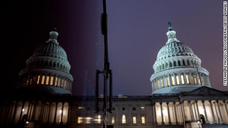 Économiste : Le Congrès aurait dû supprimer le plafond de la dette il y a longtemps.  Voici ce qu'il devrait faire maintenant