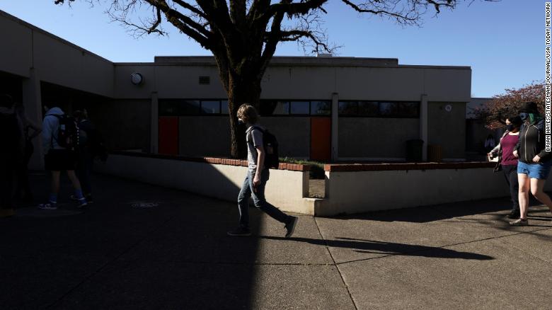 Oregon is changing its substitute teacher license rules to combat an ‘extraordinary shortage’