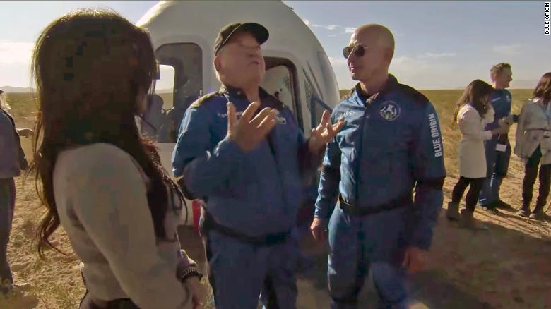See Shatner&#39;s emotional remarks after landing