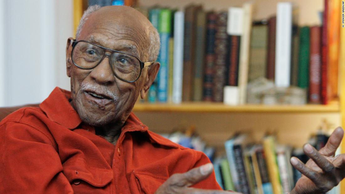 Civil rights leader Timuel Black dies at 102