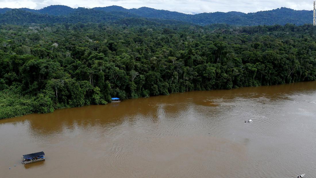 Tenggelamnya anak laki-laki Pribumi Brasil memicu tuduhan atas penambangan ilegal