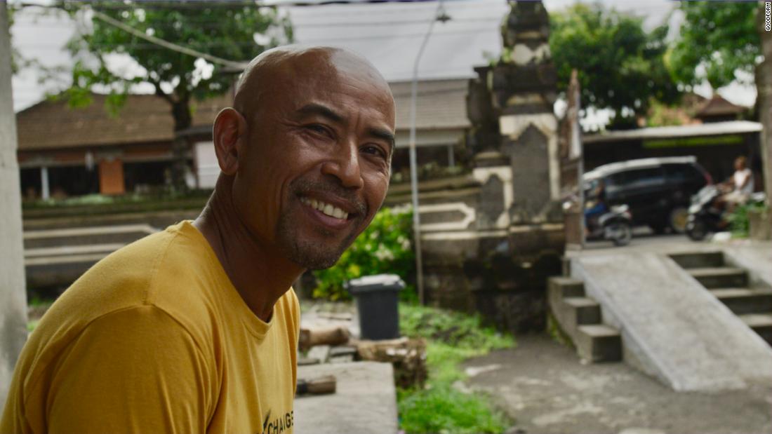 Tawaran beras CNN Hero menginspirasi orang-orang di Bali untuk mengumpulkan berton-ton plastik untuk didaur ulang