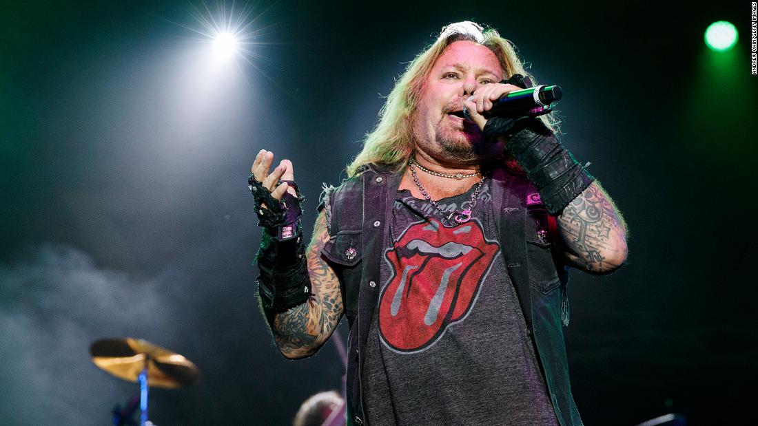 Vince Neil hurt in fall from stage at Tennessee rock festival