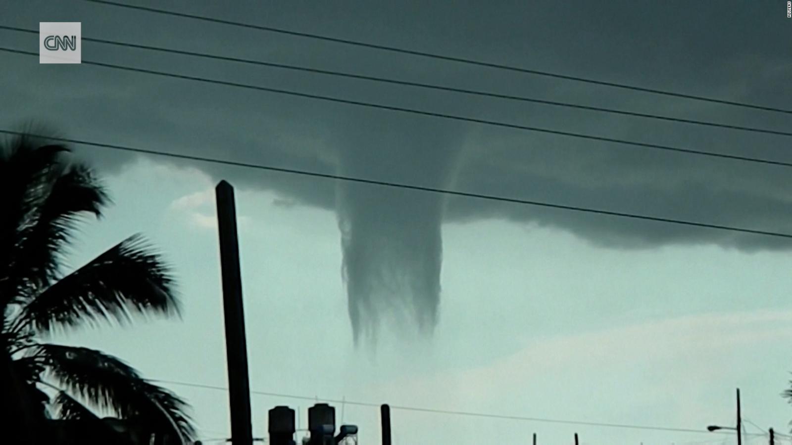 Mira el peligroso tornado marino que se formó frente a la costa de ...