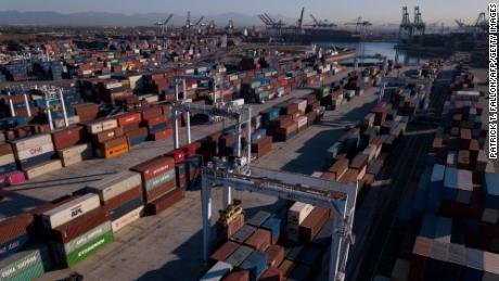 New executive order aims to alleviate congestion at California&#39;s ports