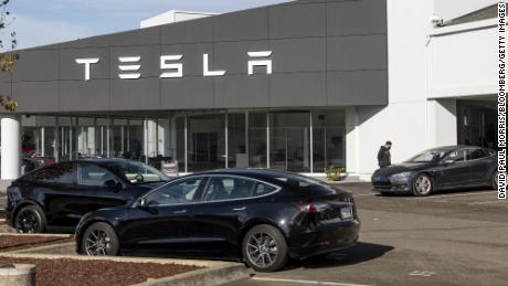 Tesla shakes off supply chain issues to post record profit, again