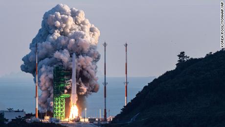 Corea del Sur no logra poner en órbita un satélite ficticio