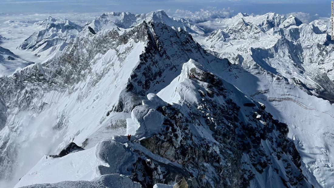 100 tahun takdir dan kematian Everest di atap dunia