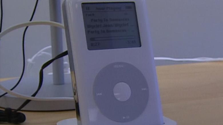 In 2005, an iPod was sold every two seconds. See how CNN covered the phenomenon