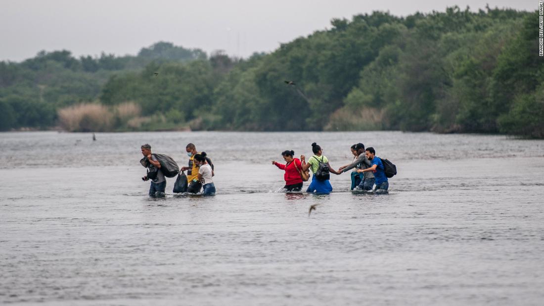 At least 650 migrants died crossing the US-Mexico border, the most since 2014, international agency says