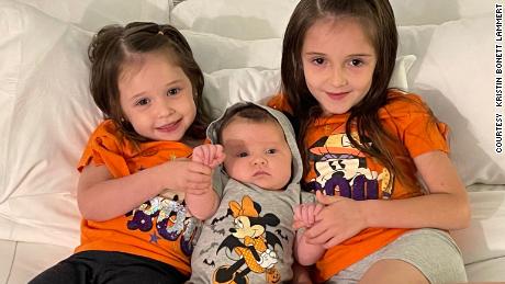 This family has 3 daughters born on August 25, and they&#39;re not triplets or twins 