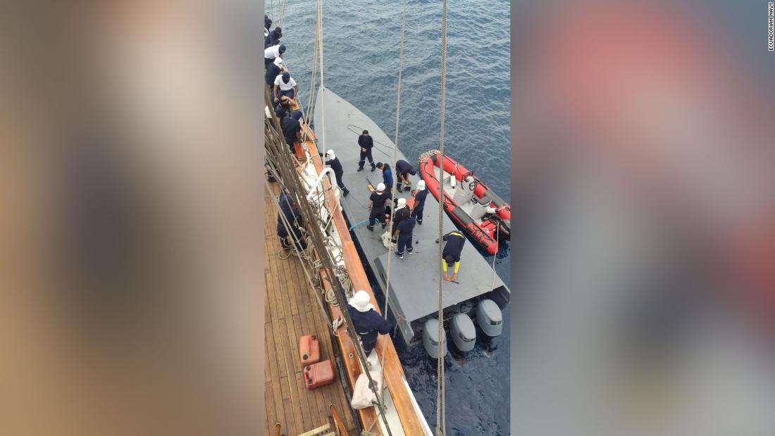 Sailing ship captures a narco sub