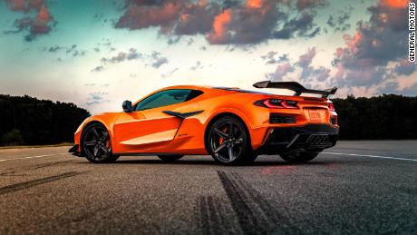 The Z06&#39;s large wing provides downward air pressure on its back tires.