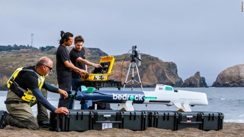 Bedrock Ocean Exploration utilise un sous-marin électrique autonome équipé de sonars, de caméras et de lasers.