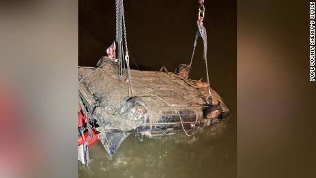 Se han encontrado restos humanos dentro de un vehículo relacionado con un caso de personas desaparecidas de 1998