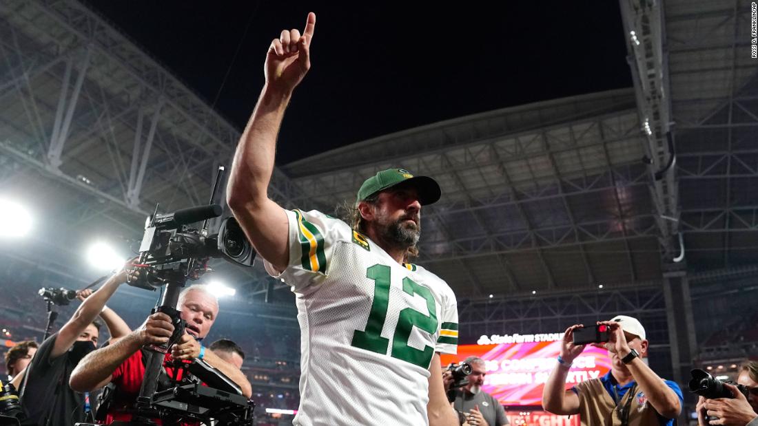 Aaron Rodgers, Packers knock off last unbeaten, top Cardinals 24-21