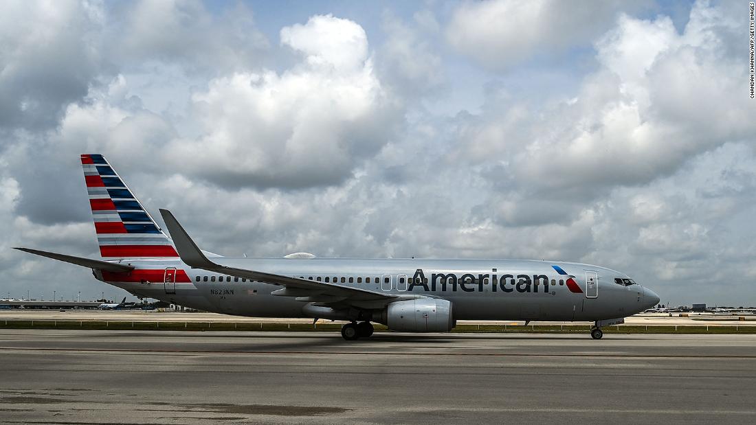 American Airlines cancels more than 600 flights on Sunday