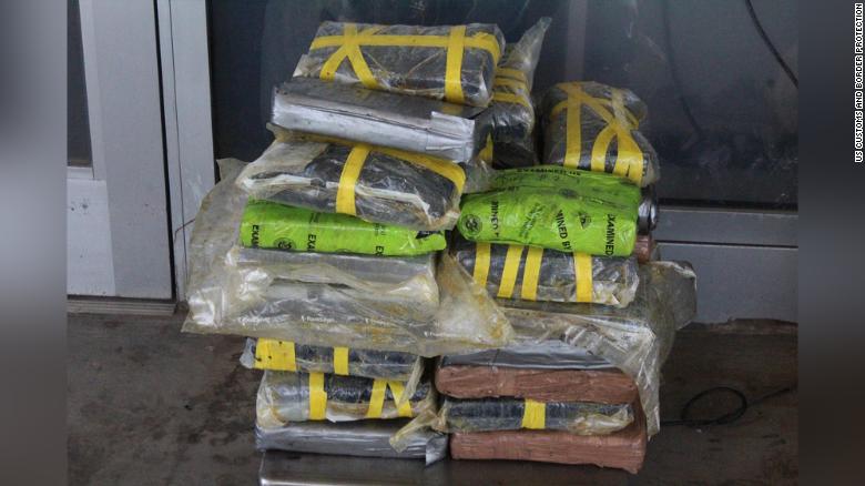 US border agents in Texas have seized nearly $1 million worth of cocaine