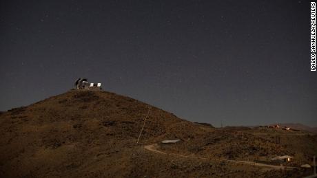 Des astronomes dans le désert d'Atacama au Chili à la recherche de vie extraterrestre et d'énergie noire'