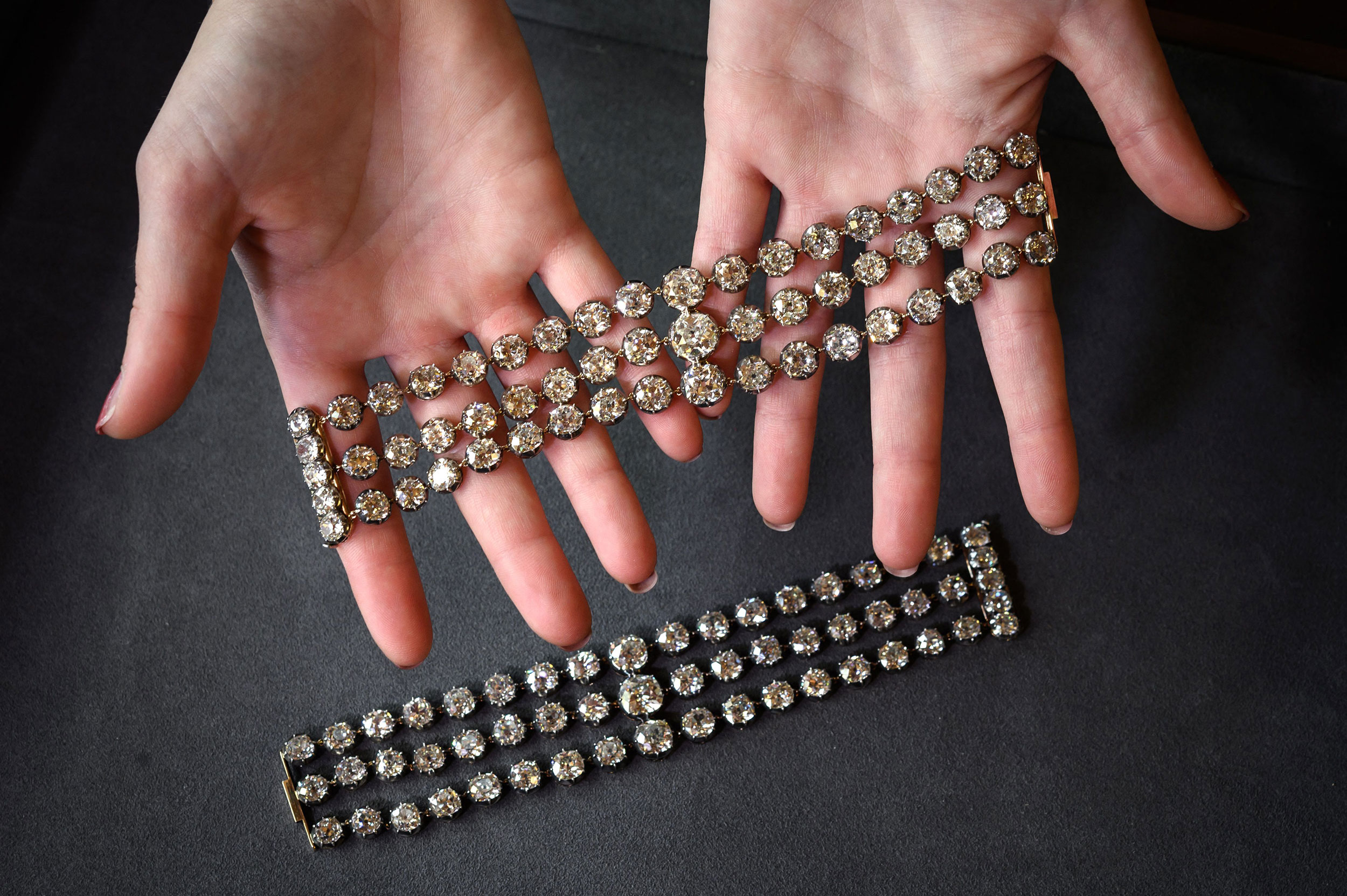 Biżuteria Marii Antoniny diamentowe bransoletki