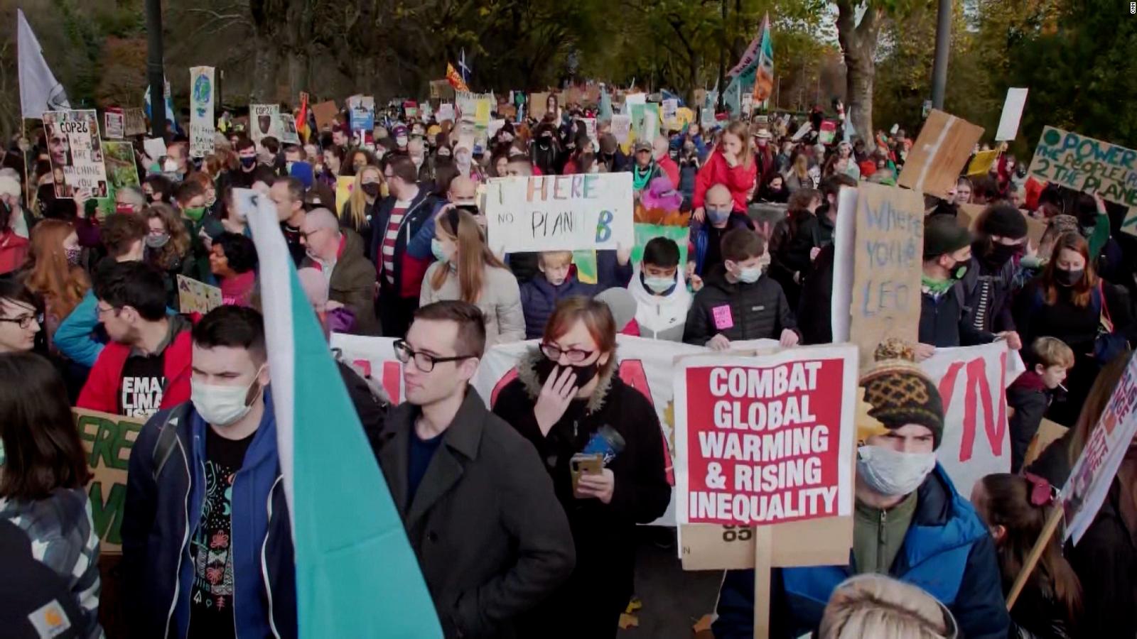 Greta Thunberg draws thousands to Glasgow for COP26 youth protest - CNN