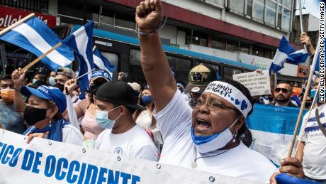 Nicaraguan citizens exiled in Costa Rica hold a demonstration against the elections in Nicaragua and President Daniel Ortega, in San Jose, Costa Rica, November 7, 2021. 
