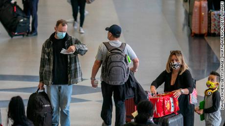 Pandemic holiday travel 2.0: How to navigate Thanksgiving this year