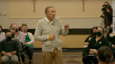 Howard Schultz tells a story about the Holocaust to tout Starbucks&#39; benefits