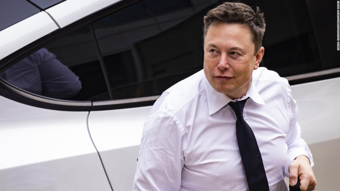 Elon Musk acaba de vender 1 milhão de ações da Tesla para cobrir US $ 1 bilhão em impostos