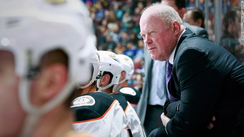 Anaheim Ducks general manager Bob Murray resigns and will enter an alcohol abuse program