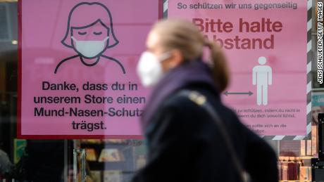 Число случаев Covid в Германии достигло рекордного уровня, поскольку Меркель предупреждает о 