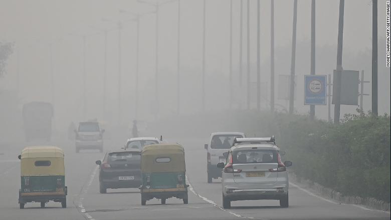 New Delhi braces for emergency measures as toxic smog worsens