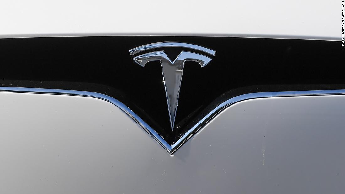 US opens probe into Tesla’s Autopilot over emergency vehicle crashes – CNN